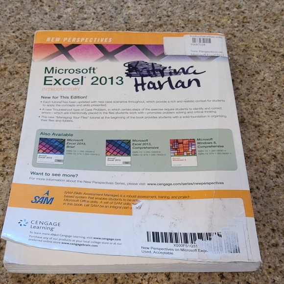 Book. New Perspectives Introductory Microsoft - Picture 5 of 5